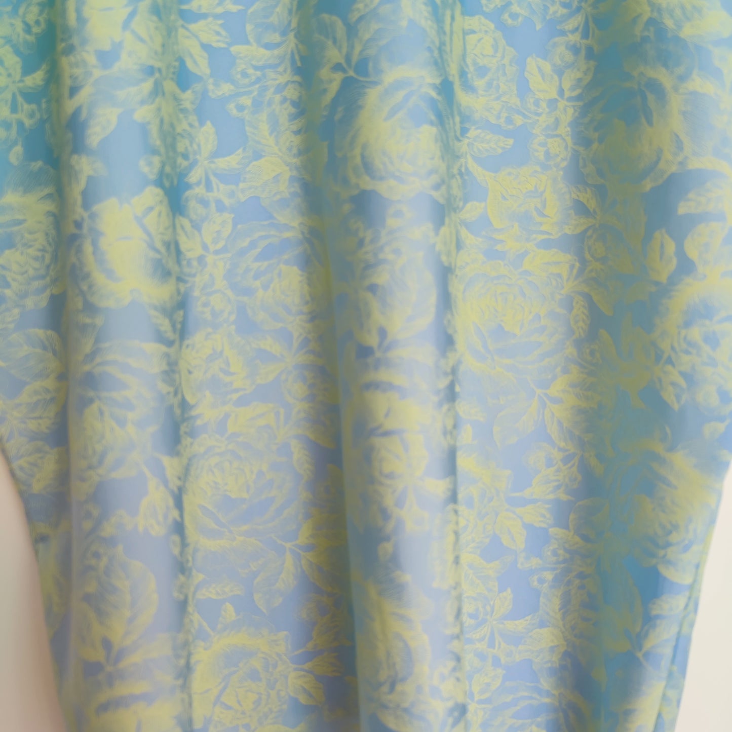 Microfiber, bi-elastic lingerie with a floral motif in light blue / light green. Printed.