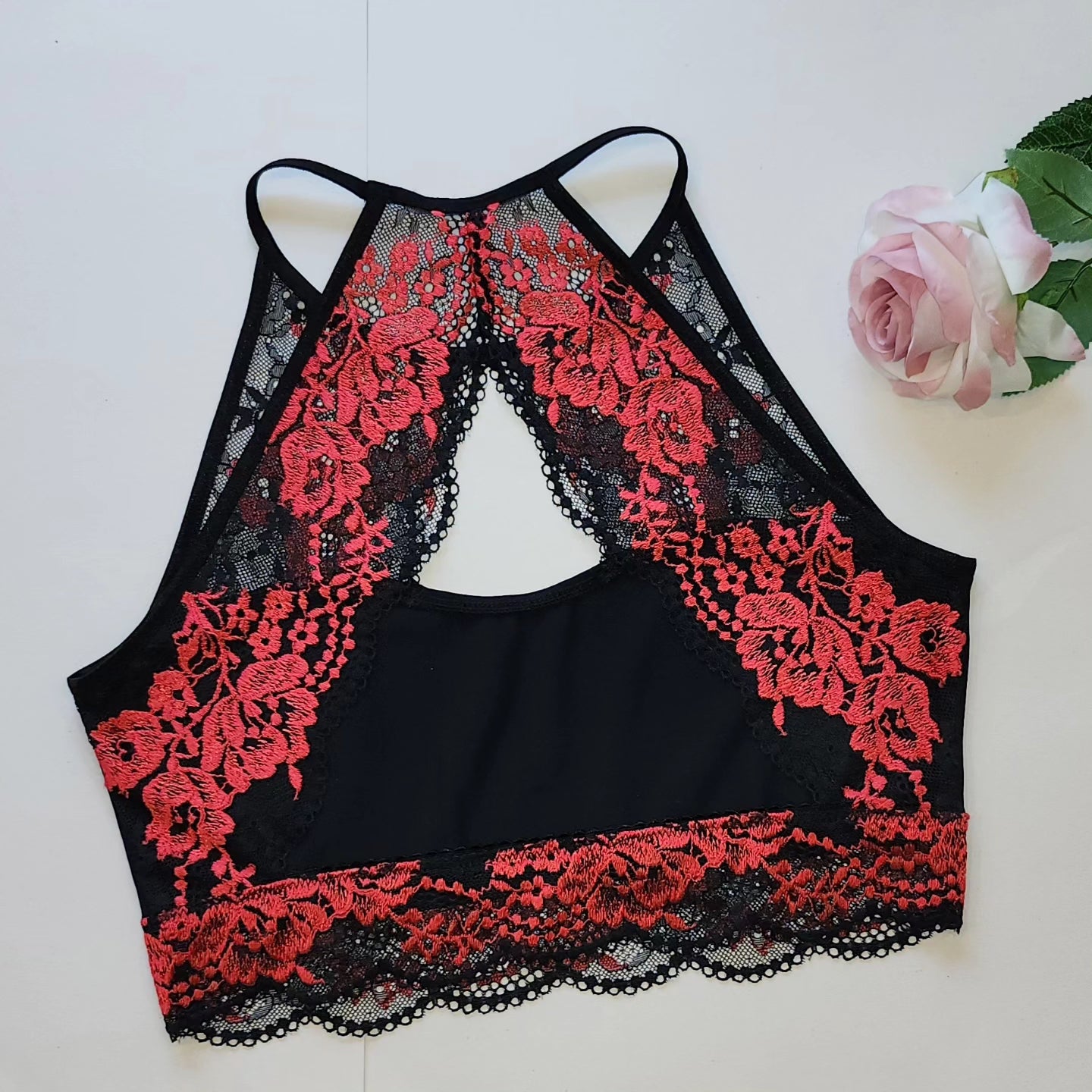 Set de couture pour HolterBra Lea avec microfibre et <tc>Dentelle</tc> en rouge-noir. Patron de couture et module complémentaire inclus. IDdiyklx5