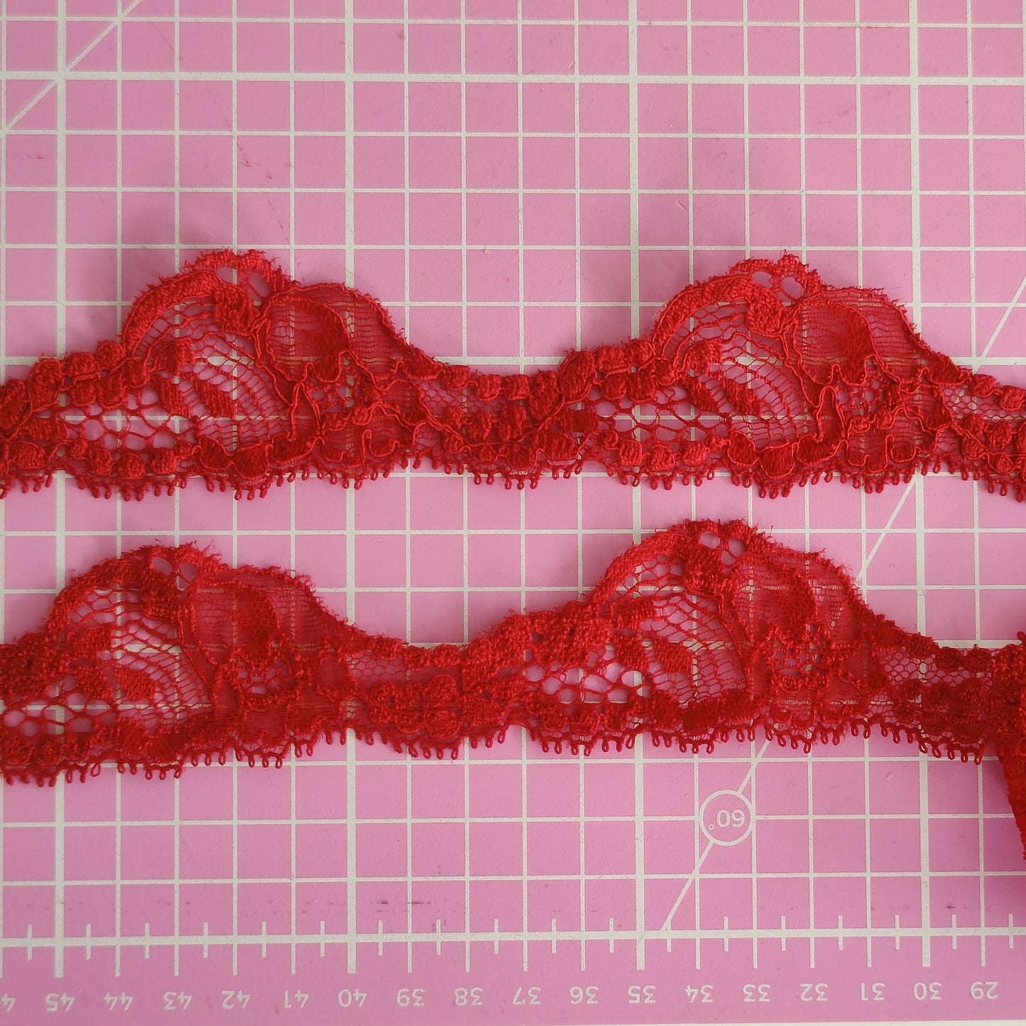 1 m de encaje elástico estrecho en rojo oscuro / ribete de encaje elástico en rojo oscuro. IDsx4