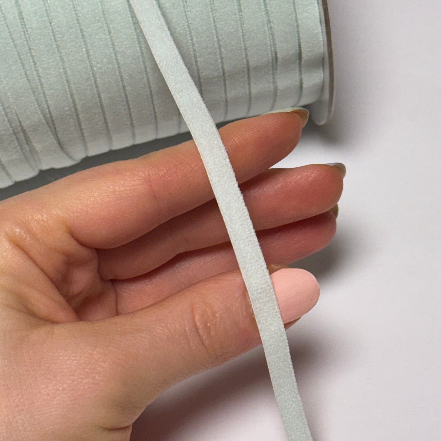 6 mm Einziehgummi in hellgrün /Gummilitze