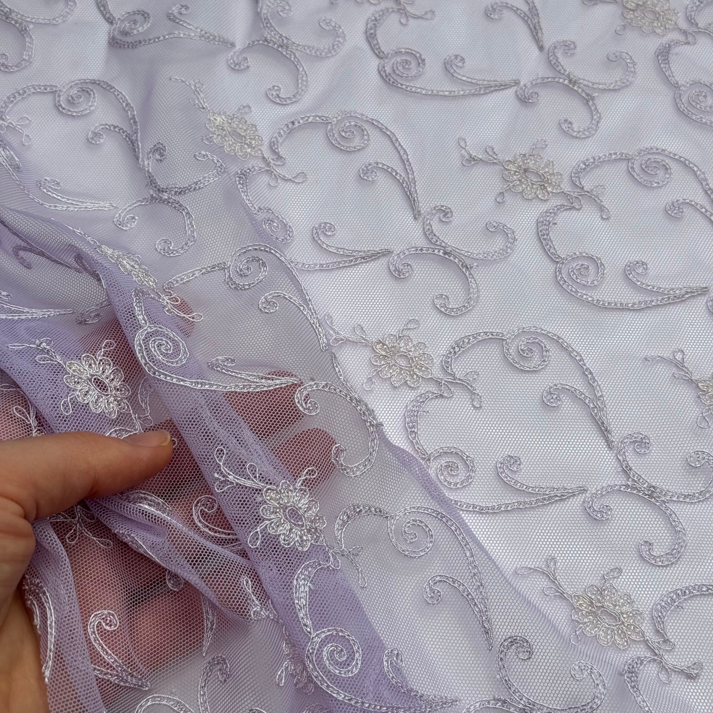 0,5 m Tüll elastisch, Stretch-Netz, elastisches Netz, allover lace zum BH und Slip nähen. flieder, lavender.