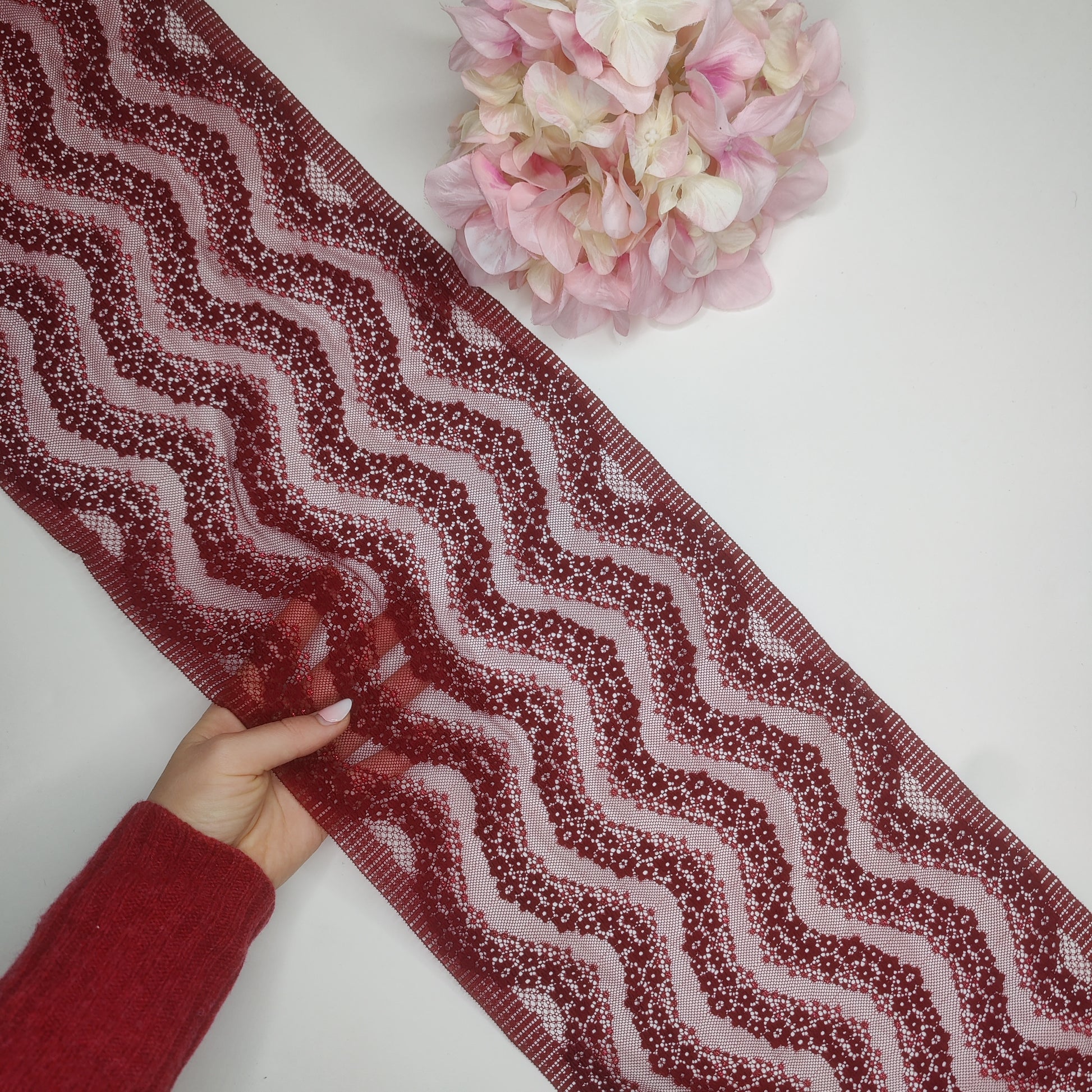 Breite elastische Spitze in Bordeaux mit Glitzer