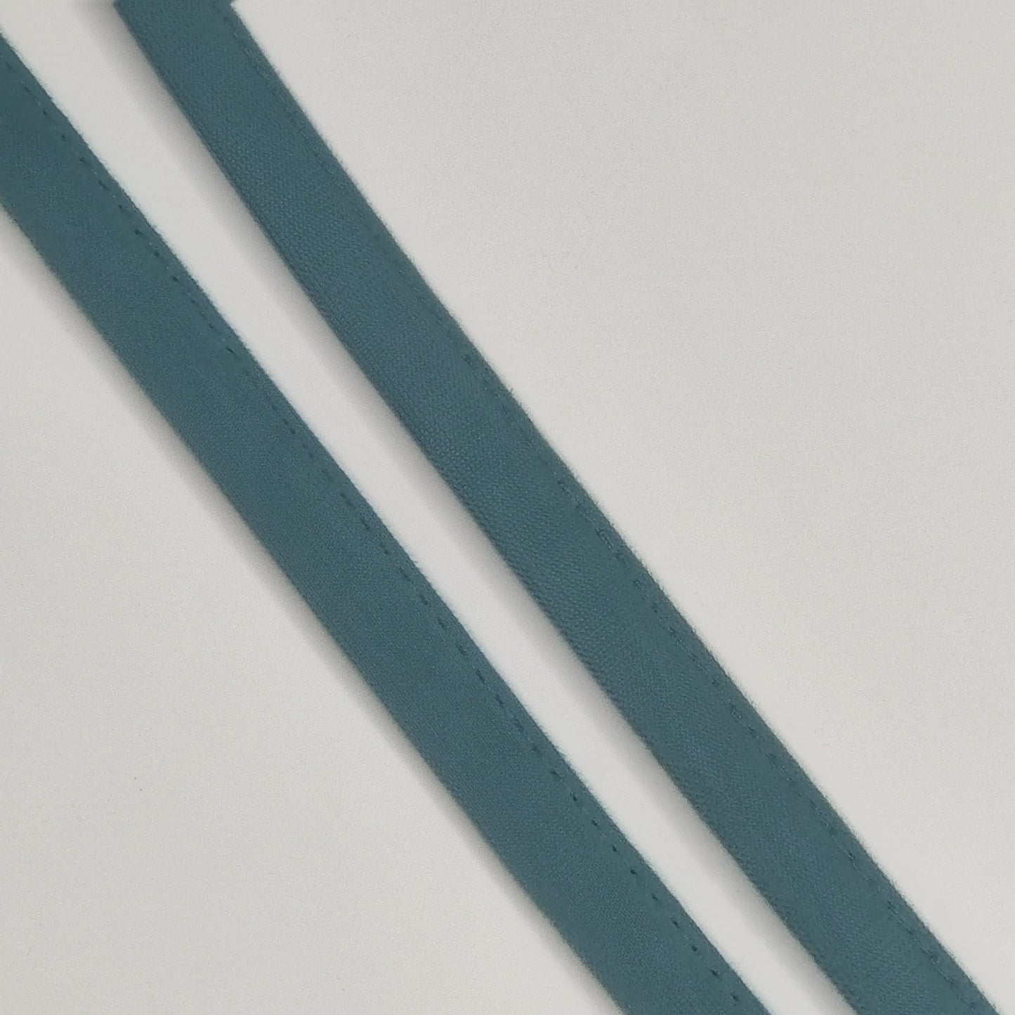 20 mm bra support tape in light green. 1 meter. Meter goods. Idtrx20