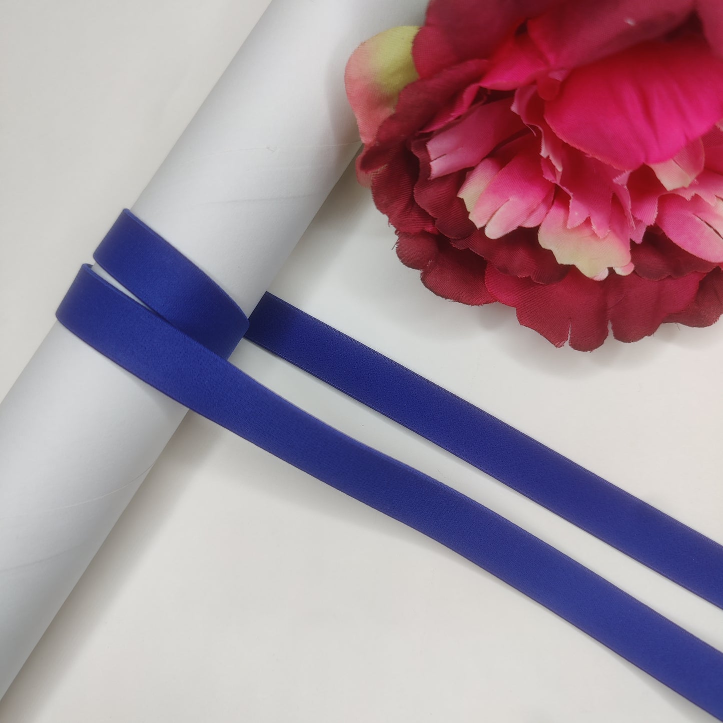 MIX & MATCH, Gummis. 15 mm BH-Trägerband, Unterbrustgummi, Zierlitze in königsblau. Meterware