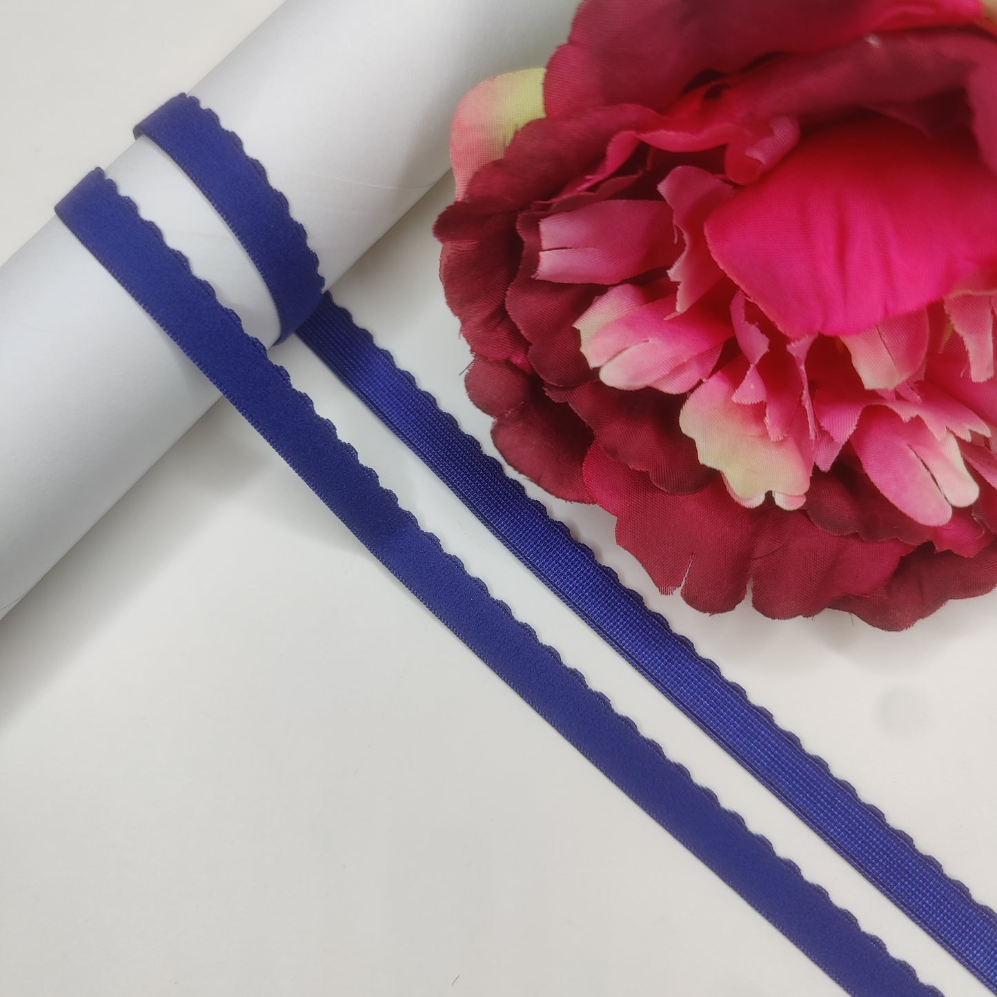 MIX & MATCH, Gummis. 15 mm BH-Trägerband, Unterbrustgummi, Zierlitze in königsblau. Meterware