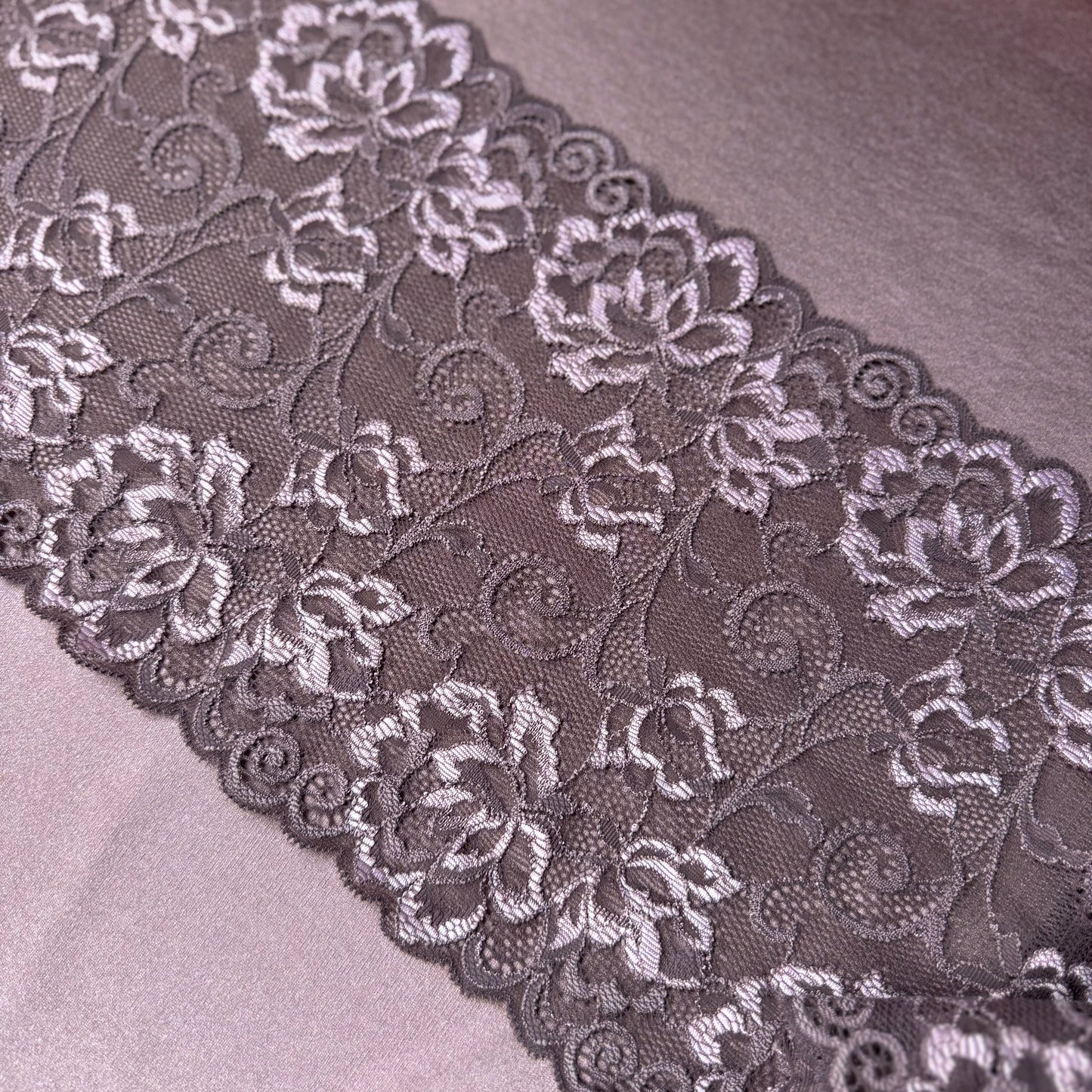 Mikrofaser und Spitze, bi-elastische Wäscheware in Coffee rose