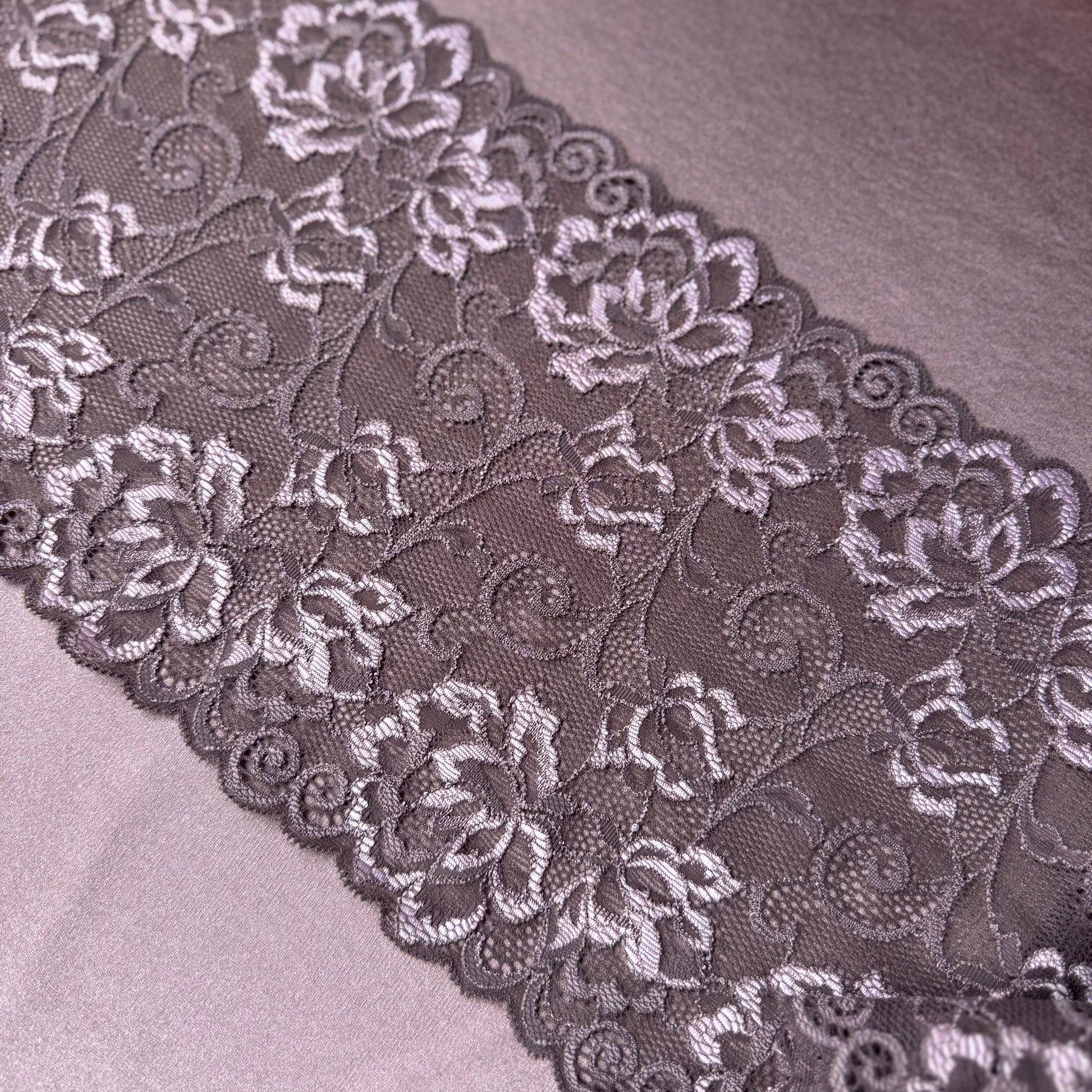 Mikrofaser und Spitze, bi-elastische Wäscheware in Coffee rose