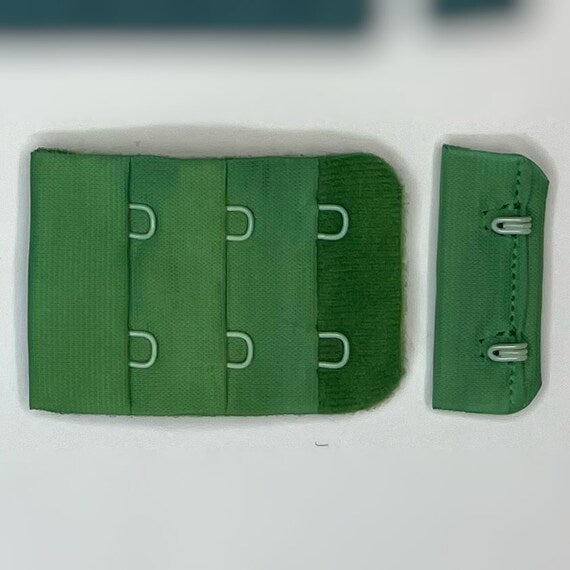 Bra closure 2x3 or 2x2 hooks and eyes in green green IDheyex17