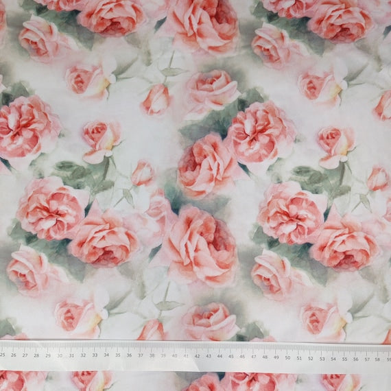 Microfibre florale 0,5 m pour la couture de lingerie et sous-vêtements. Menthe sur roses roses.