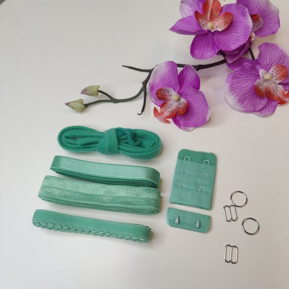 Haberdashery sewing set for bra with underwire band, strap band, underbust band, folded elastic, bra clasp, rings and sliders pine light green IDbhkwx7